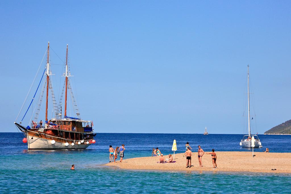 Zlatni Bol Apartments Номер фото