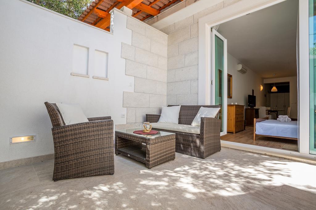 Zlatni Bol Apartments Екстер'єр фото