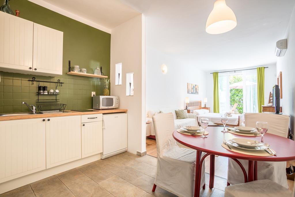 Zlatni Bol Apartments Екстер'єр фото