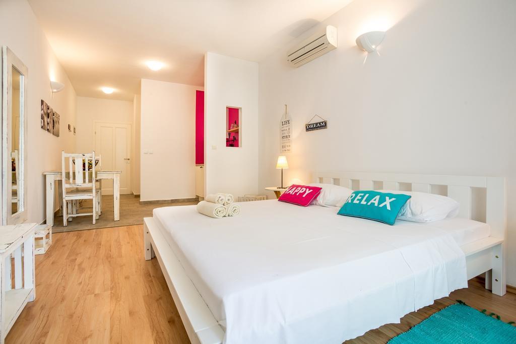 Zlatni Bol Apartments Номер фото