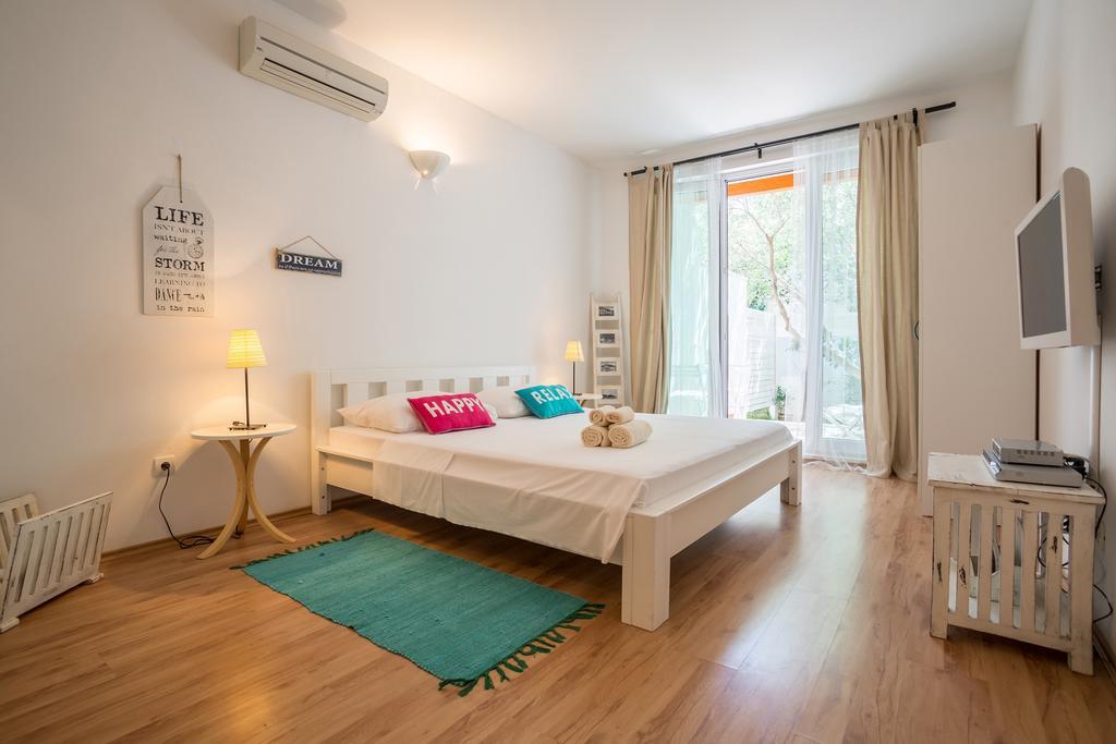 Zlatni Bol Apartments Номер фото
