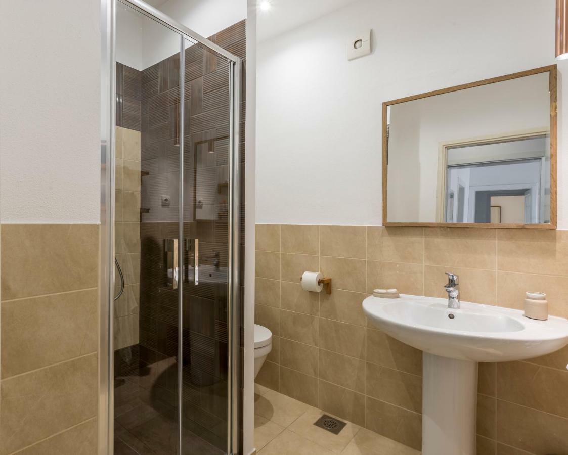 Zlatni Bol Apartments Екстер'єр фото