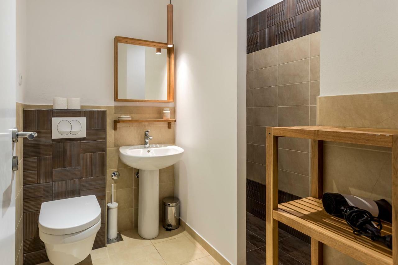 Zlatni Bol Apartments Екстер'єр фото